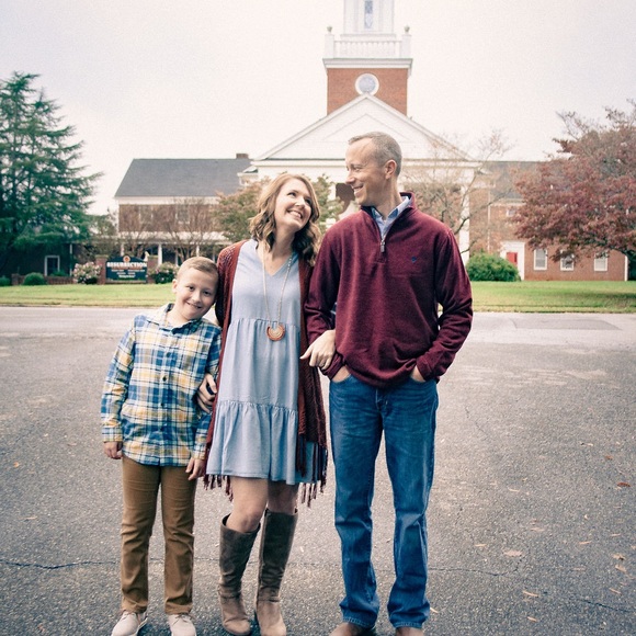 Welcome to my closet 💕! - Picture 5 of 7